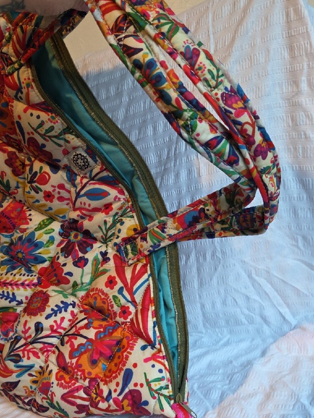 🌸 Natural Life Puffy Weekender Bag – Rainbow Cream Floral 🌸 - Picture 6 of 8